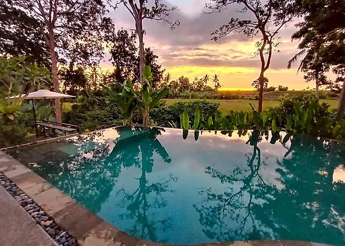 Uma Manyar Sunset