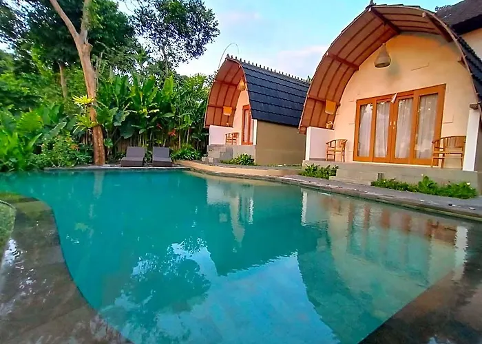 Uma Manyar Sunset Lodge *